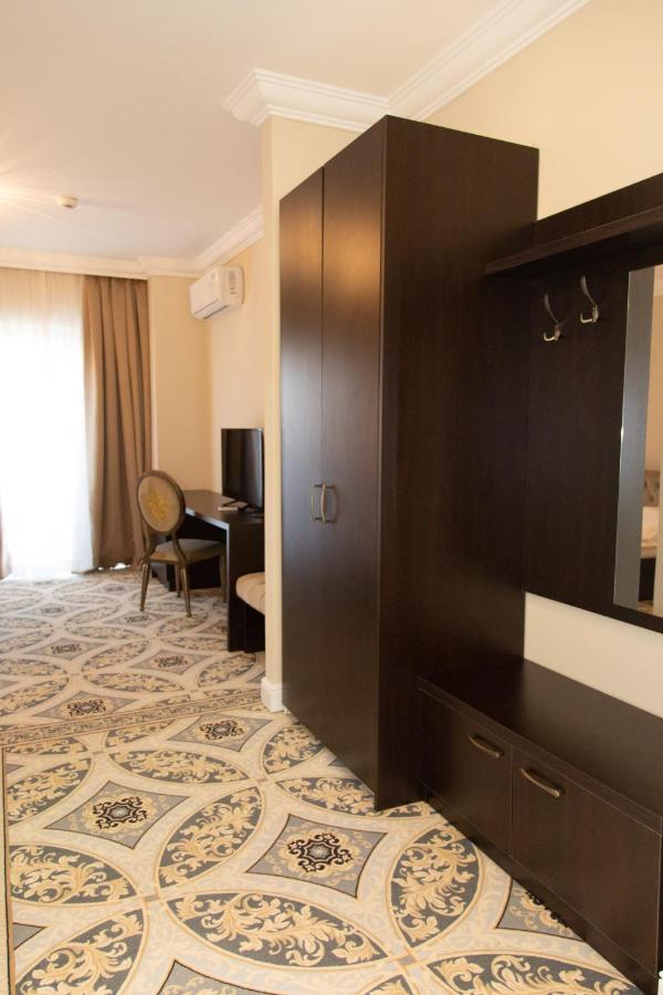 Hotel Palace Severin دروبيتا تورنو سيفيرين المظهر الخارجي الصورة