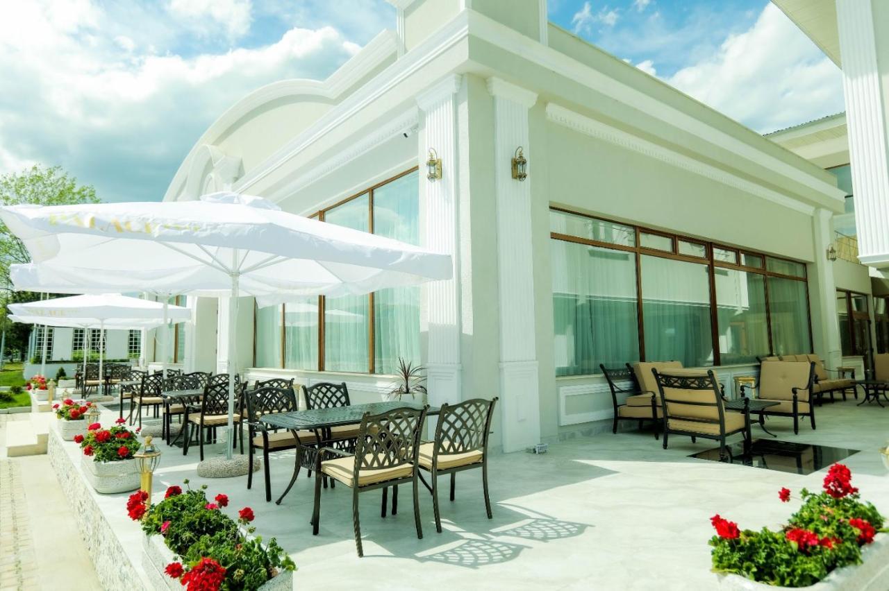 Hotel Palace Severin دروبيتا تورنو سيفيرين المظهر الخارجي الصورة